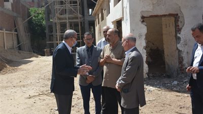محافظ القليوبية يتفقد أعمال إنشاء مبنى الإدارة الزراعية وموقف السيارات بكفر شكر