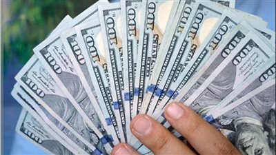 سعر الدولار اليوم.. آخر تطورات العملة الخضراء في البنوك المصرية