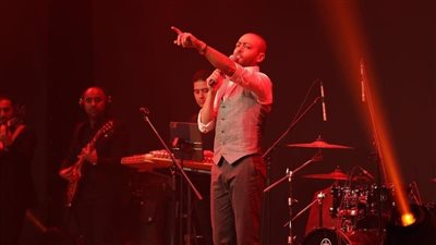 المستشار تركي آل شيخ يعلن نفاذ تذاكر حفل تامر عاشور 