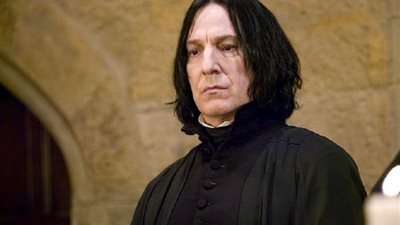 اشتهر بدور بروفيسور سيفروس.. أبرز معلومات عن آلان ريكمان الذي يحتفل جوجل بذكرى ميلاده