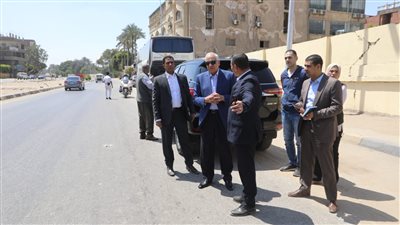 محافظ الجيزة يتابع الحالة العامة للنظافة بمحاور المنصورية والمريوطية وترسا..صور