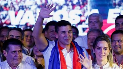  سانتياجو بينيا يفوز برئاسة باراجواي