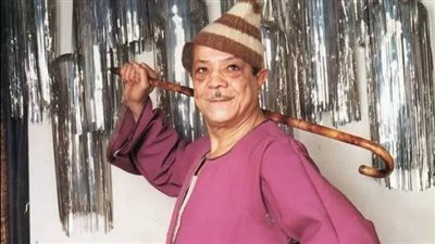 تميز بالجلباب والطاقية وصنع العرائس ولم يترك النجارة بعد التمثيل والمونولجست.. أبرز المحطات في ذكرى ميلاد شكوكو 
