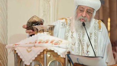 وسط حضور شعبي وكهنوتي مكثف.. البابا تواضروس يترأس القداس الإلهي بالإسكندرية 