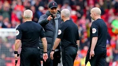 كلوب يتهم حكم مباراة توتنهام بمعاداة ليفربول