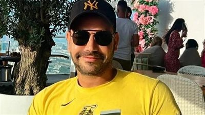 إيوان في عطلة صيفية سعيدة.. وجمهوره يتغزل بوسامته (صورة)