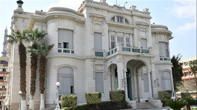 وزير السياحة من جامعة عين شمس: قصر الزعفران صرح أثري عظيم 