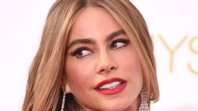 بإطلالة جريئة صوفيا فيرغارا تثير الجدل بالسعودية