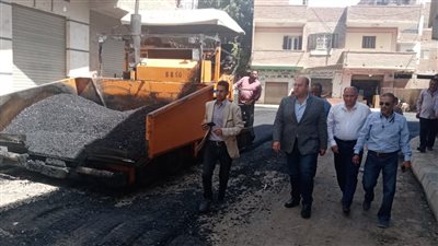 نائب محافظ الجيزة يتابع أعمال رصف الطرق بالحوامدية