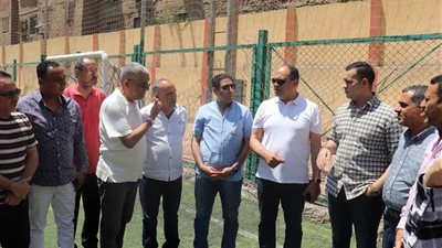 وكيل رياضة الجيزة يتفقد مركز شباب زنين لإنشاء مبنى وتجديد الملعب