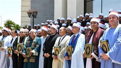 وزير الأوقاف يكرم القراء المشاركين بالأنشطة الدعوية في رمضان 