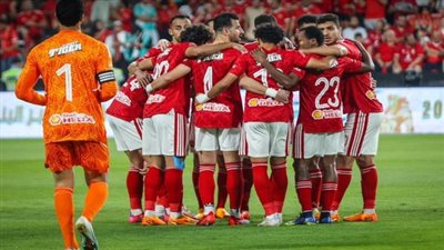 أحدهم عربي وعرضين من أوروبا.. 3 أندية تهدد 