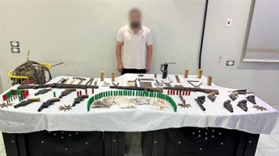 ضبط شخص بتهمة إدارة ورشة لتصنيع وتعديل الأسلحة النارية بأسيوط