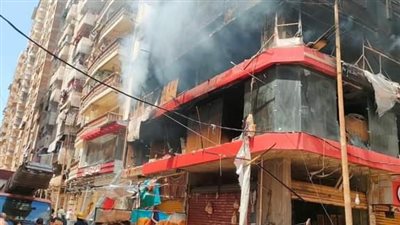 مصرع سيدة ونجلتها في حريق معرض أثاث بالإسكندرية (صور)