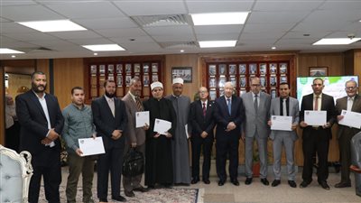 رئيس قضايا الدولة يوزع جوائز وقف 