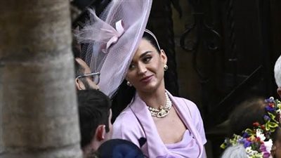 بعد ظهورها في مراسم تتويج الملك تشارلز.. كاتي بيري تتصدر التريند 