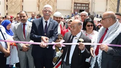 رئيس جامعة المنوفية يفتتح خيمة التراث الشعبي في يوم ملتقى الشعوب