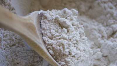 عاجل| انخفاض أسعار الدقيق بعد تداول القمح بالبورصة السلعية 