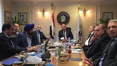 عاجل| مصر تبحث مع الهند تصنيع السيارات الكهربائية 