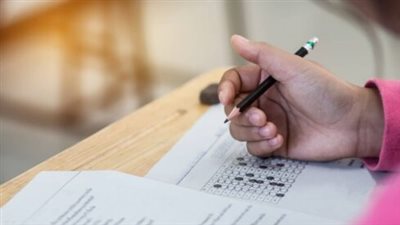 جدول الامتحانات الإلكترونية لطلاب الصف الثاني الثانوي (شعبة علمي وادبي)