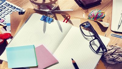 خبير تربوي: حتى لا يتحول التشجيع إلى ضغط.. كيف ندعم أبناءنا للمذاكرة بطريقة صحيحة