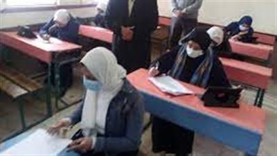 جدول الامتحانات الإلكترونية لطلاب الصف الثاني الثانوي شعبة علمي المصريين في الخارج