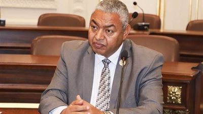 بعد وفاة محمود بكري متأثرًا به.. كل ما تريد معرفته عن مرض الالتهاب الرئوي