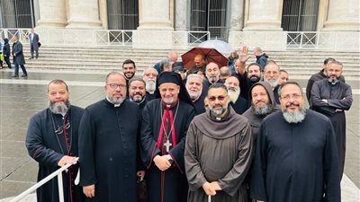 كهنة إيبارشية أبوقرقاص يشاركون في المقابلة العامة للبابا فرنسيس بالفاتيكان