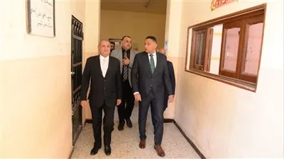 محافظ الدقهلية ووكيل وزارة التربية والتعليم يتفقدان لجان امتحانات الشهادة الإعدادية