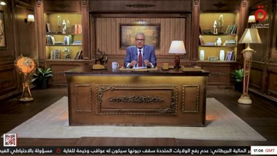 عادل حمودة يحذر من خطر السوشيال ميديا: تتلاعب بالرأي العام.. والمزيف أكثر انتشارًا