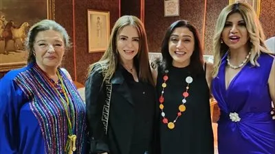 هدى رمزى ودنيا عبدالعزيز يحضران عرض 