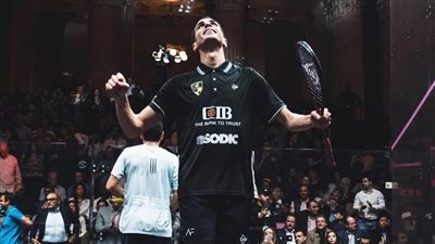 علي فرج لاعب أندية وادى دجلة يتوج ببطولة العالم للإسكواش للمرة الرابعة في تاريخه