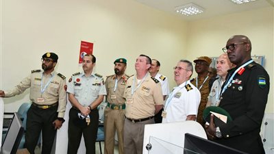 القوات المسلحة تنظم زيارة للملحقين العسكريين العرب والأجانب بمصر لكليتي القادة والأركان 