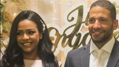 أسماء أبو اليزيد تعلن خطوبتها (صور)