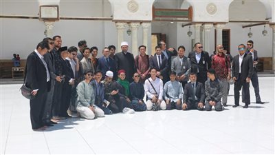 وزير التجارة الإندونيسي يزور الجامع الأزهر