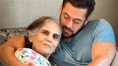 كيفية احتفال سلمان خان بوالدته بعيد الأم الهندي