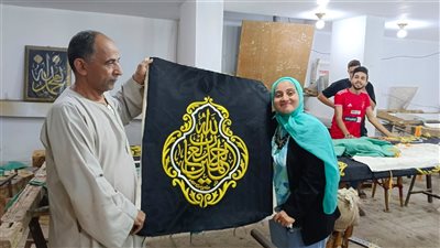 الفجر في ورشة صناعة كسوة الكعبة بالمنوفية (فيديو)