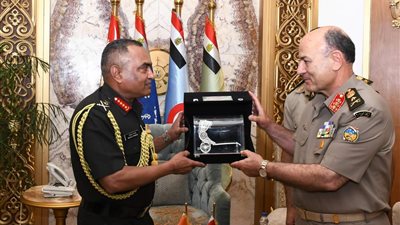 رئيس أركان حرب القوات المسلحة يلتقي الفريق أول مانوج باندا قائد الجيش الهندي