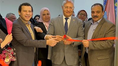 رئيس جامعة بنها يفتتح فعاليات معرض 