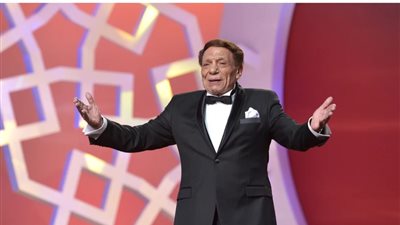 الزعيم أسطور الفن.. تعليق ناري من لبلبة عن عادل إمام: 