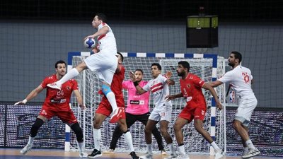 نتيجة الشوط الأول بين الأهلي والزمالك في نهائي كاس الكؤوس الأفريقية لكرة اليد