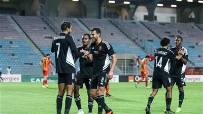 عاجل.. مفاجآت بالجملة في تشكيل الأهلي الرسمي لمواجهة الترجي في إياب نصف نهائي دوري أبطال إفريقيا