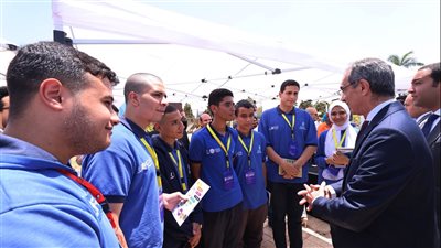 وزير الاتصالات: إنشاء 7 مدارس WE للتكنولوجيا التطبيقية ونتطلع إلى إلى مدرسة بكل محافظة 