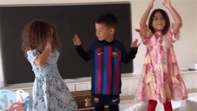 بقميص برشلونة.. جورجينا تسبب أزمة جديدة لكريستيانو رونالدو بخيانة ريال مدريد