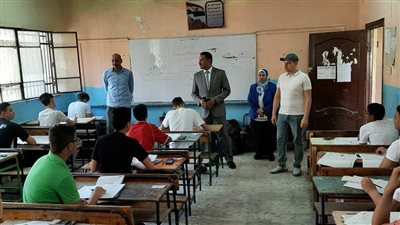 وكيل تعليم الجيزة يتفقد لجان امتحانات الشهادة الإعدادية بإدارتى العمرانية وجنوب