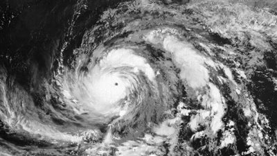 جزيرة غوام الأمريكية تخلي سكان المناطق الساحلية (ما القصة؟)