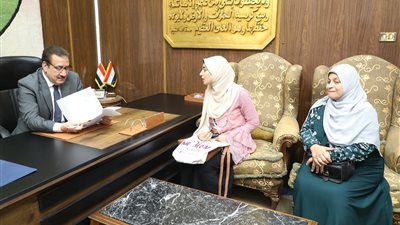 محافظ المنوفية يواصل لقاءاته اليومية بالمواطنين لاتخاذ الإجراءات العاجلة حيال مطالبهم