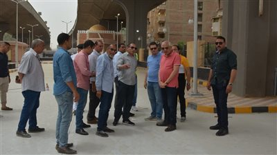 محافظ الجيزة يتابع أعمال إنشاء ساحات الانتظار ومواقف السرفيس