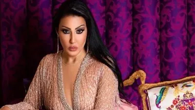 لبسي راح فين.. تعليق سمية الخشاب على إطلالة أحمد سعد الأخيرة