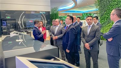 رئيس اقتصادية قناة السويس يبحث التعاون مع هواوي الصينية